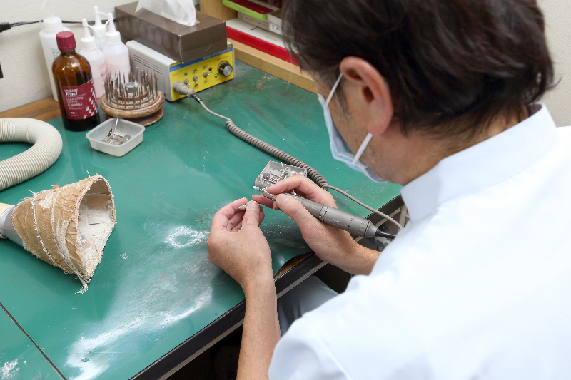歯科技工士が常駐しています
